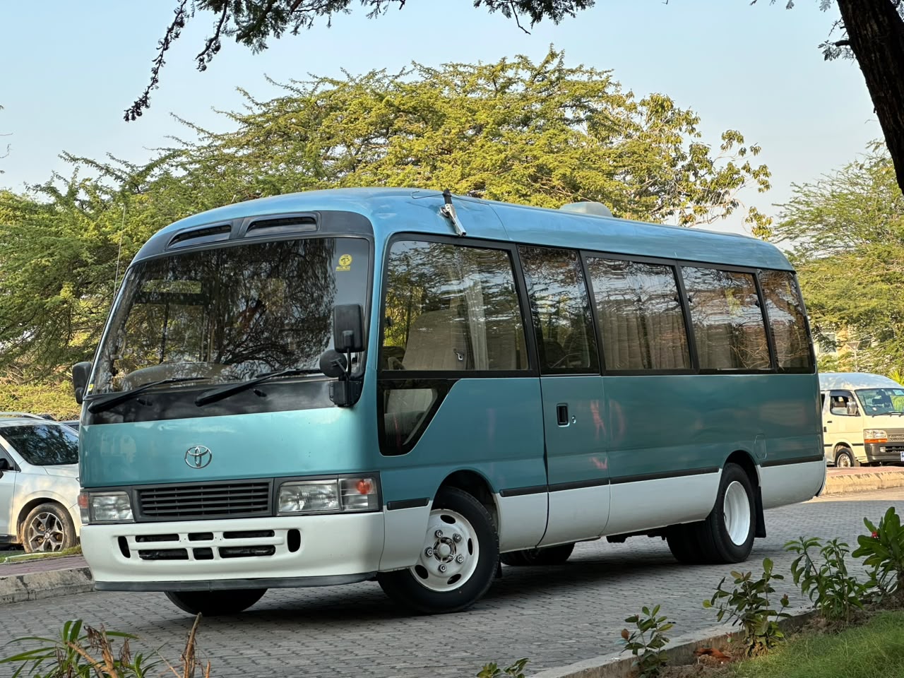 TOYOTA COASTER thumbnail 2
